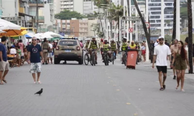 finais de semana e feriados. Entre as ações, o policiamento feito em bicicletas vem chamando atenção pela agilidade em áreas