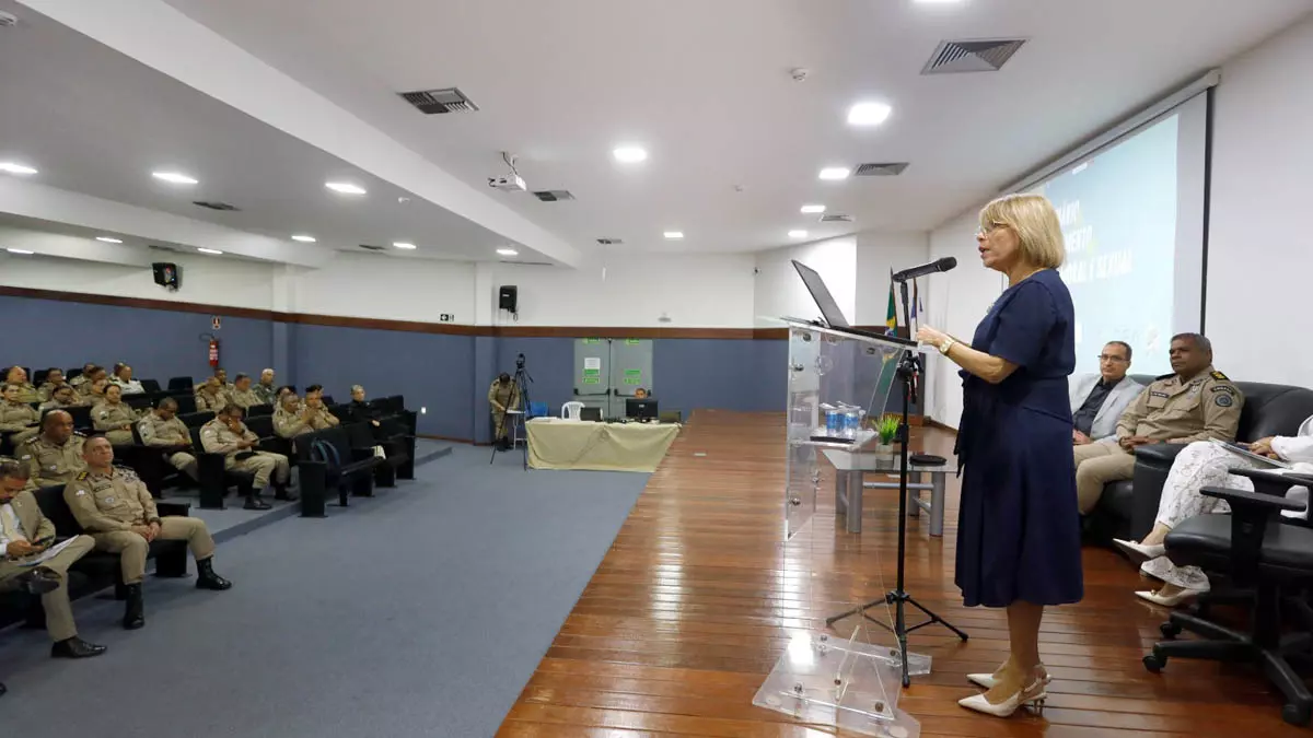A Polícia Militar da Bahia (PMBA) realizou, nesta terça-feira (9), um seminário sobre prevenção e enfrentamento ao assédio moral