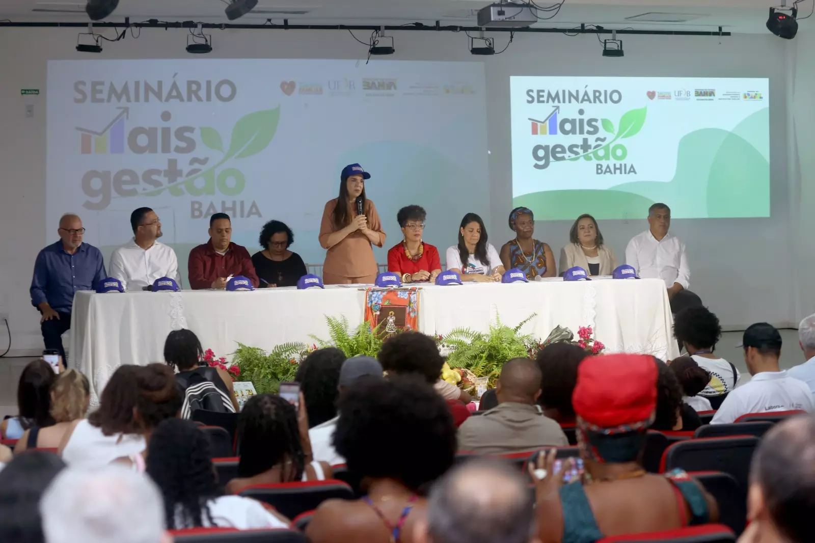 O seminário de lançamento do programa Mais Gestão Bahia reuniu, nesta quarta-feira (10), representantes de instituições de ensino,