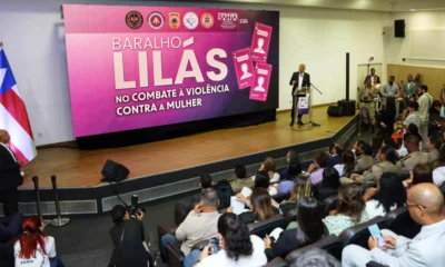 Batizado de Baralho Lilás, o Estado lançou, nesta sexta-feira (12), em Salvador, um novo baralho do crime da Segurança