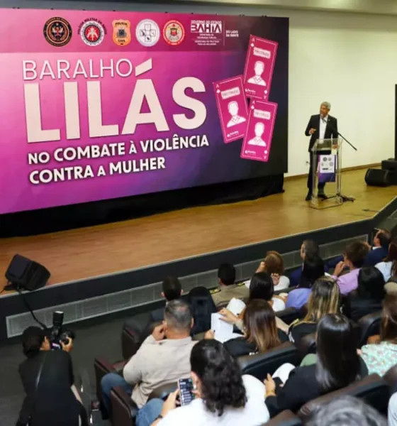 Batizado de Baralho Lilás, o Estado lançou, nesta sexta-feira (12), em Salvador, um novo baralho do crime da Segurança