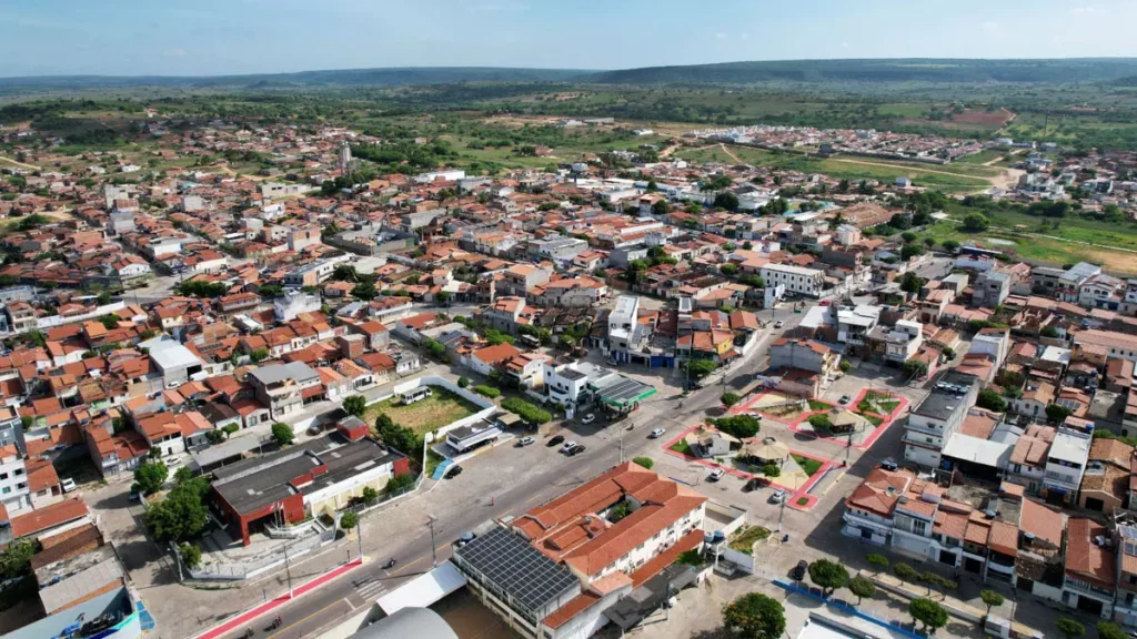 Mais de R$130 milhões estão sendo investidos pelo Governo da Bahia em Tucano para ampliar infraestrutura, abastecimento de água,