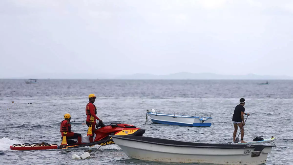 fluxo de turistas, especialmente no litoral, o Governo da Bahia intensifica as ações da Operação Verão 2025/2026, coordenada pela