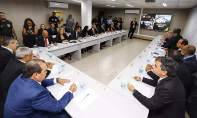 secretário da Segurança Pública, Marcelo Werner, e o delegado-geral da Polícia Civil da Bahia, André Viana, no Complexo da,