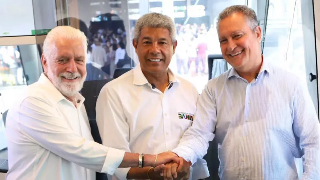 que viabilizam investimentos como o VLT, Salvador continuaria sendo motivo de piada nacional com o “metrô calça curta”,