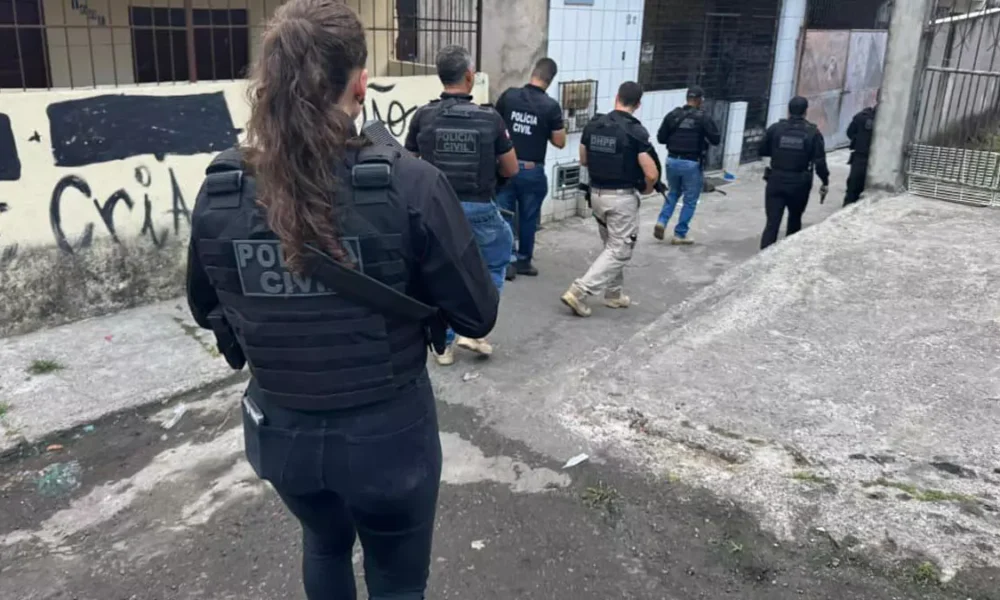 A Polícia Civil da Bahia, por meio do Departamento de Homicídios e Proteção à Pessoa (DHPP), deflagrou neste domingo (21)