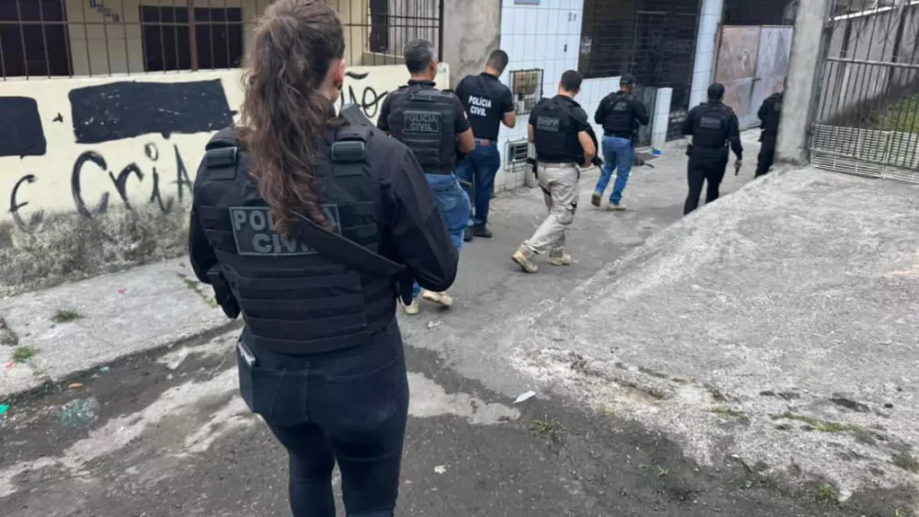 A Polícia Civil da Bahia, por meio do Departamento de Homicídios e Proteção à Pessoa (DHPP), deflagrou neste domingo (21)