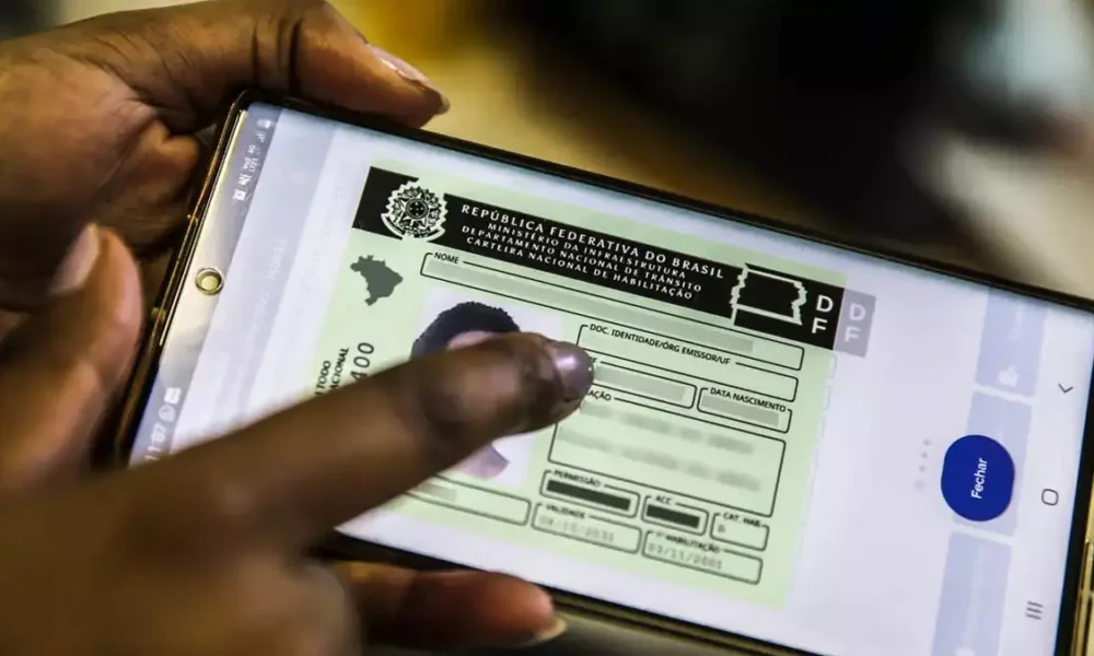 Luiz Inácio Lula da Silva oficializou nesta terça-feira (9) as novas regras para obtenção da Carteira Nacional de Habilitação (CNH)