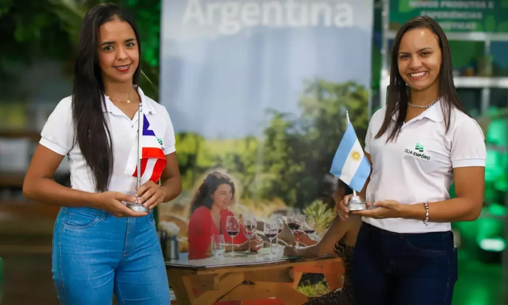 O Salão Internacional do Turismo é uma das principais atrações da 34ª Feira Nacional da Agropecuária (Fenagro), realizada no Parque