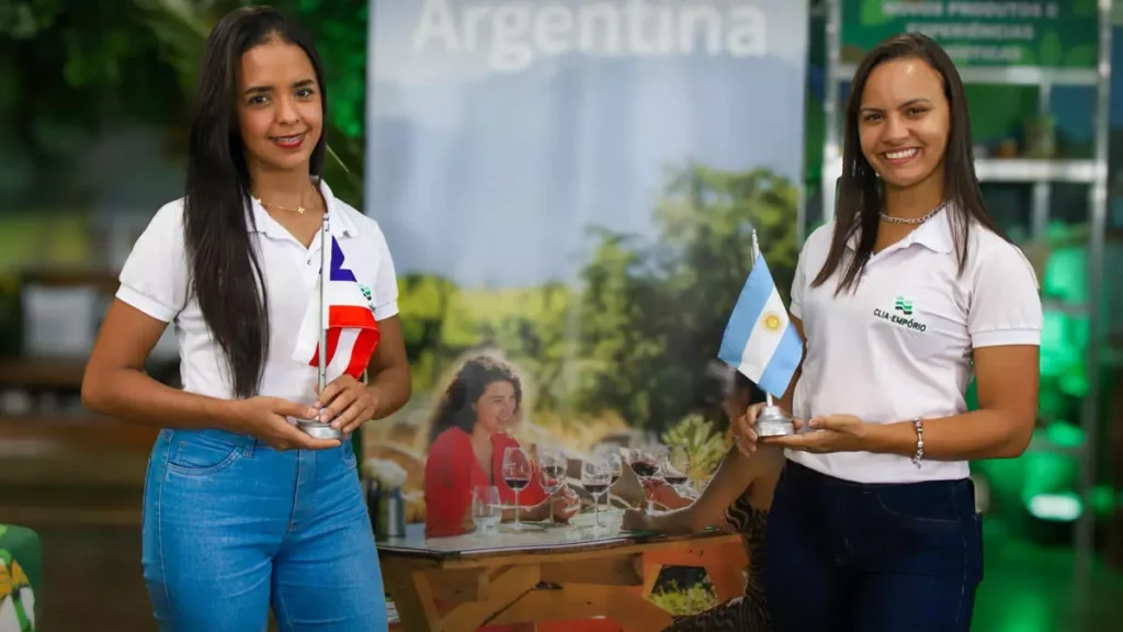 O Salão Internacional do Turismo é uma das principais atrações da 34ª Feira Nacional da Agropecuária (Fenagro), realizada no Parque