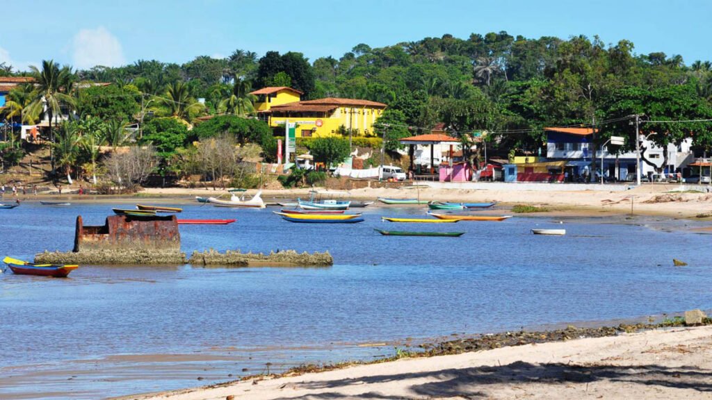 localidades ao longo dos mais de 200 quilômetros do litoral sul baiano, entre Canavieiras e Camamu, a Embasa adotou uma série