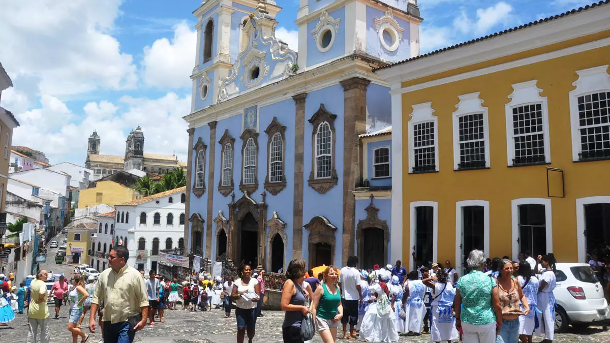 É verão na Bahia! E para iniciar o ano com toda a energia que a estação traz, o Pelourinho recebe uma programação especial