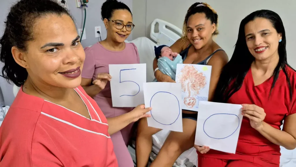 foi um eco ancestral que celebra resistência e vida. O bebê, quarto filho de Tatiane de Jesus e Marivaldo, é o 500º