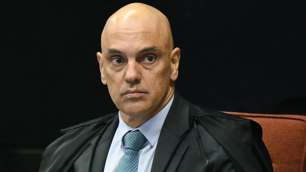 O ministro do Supremo Tribunal Federal (STF), Alexandre de Moraes, negou nesta quinta-feira (1º) o pedido da defesa do ex-presidente