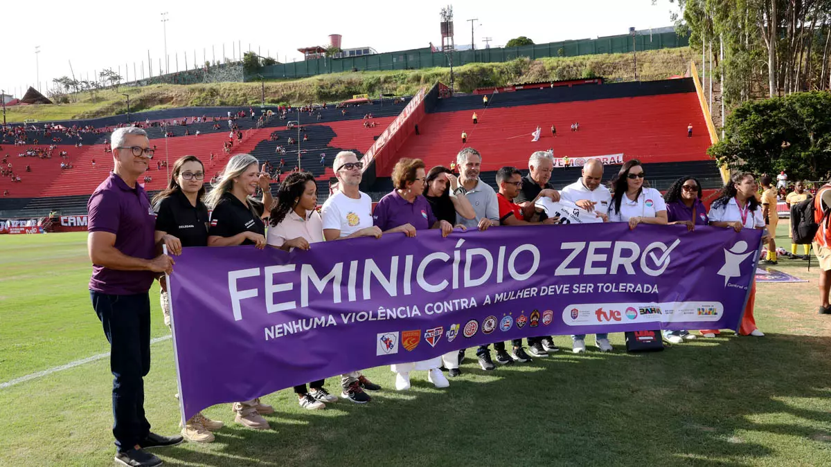 entre Vitória e Atlético de Alagoinhas, no Barradão, o Governo do Estado lançou uma campanha de enfrentamento à violência contra a mulher