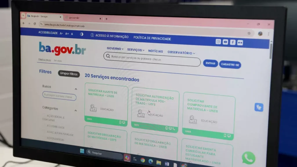 A rede estadual de educação da Bahia inicia, nesta segunda-feira (12), a matrícula para novos estudantes. O processo começou com