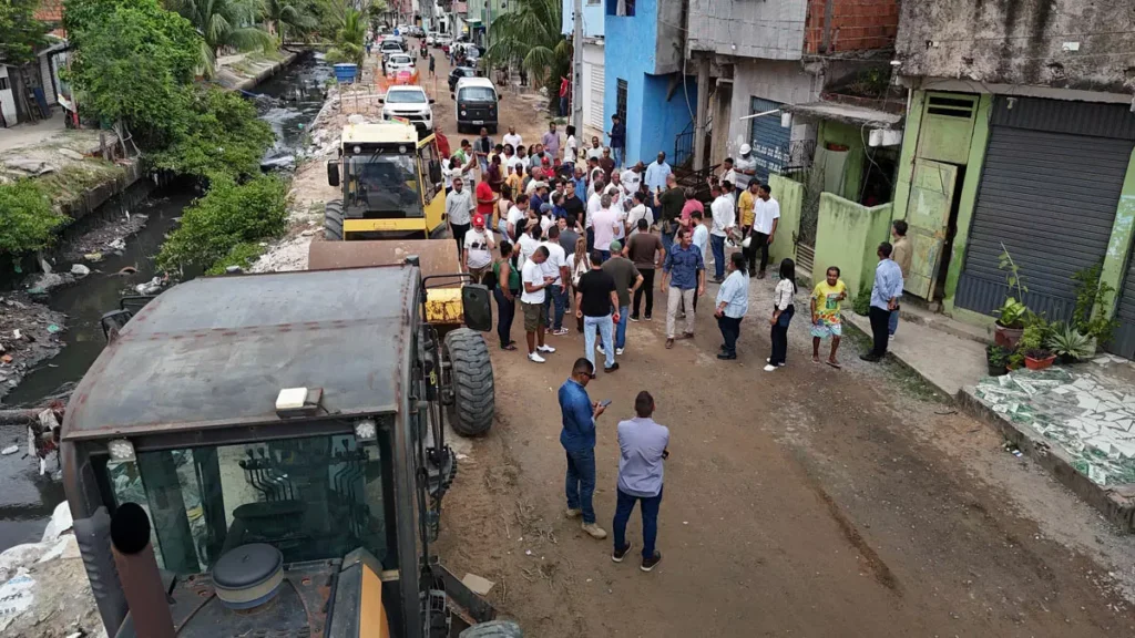 O governador Jerônimo Rodrigues visitou, neste sábado (31), as obras dos sistemas 2 e 3 de macro e microdrenagem em execução