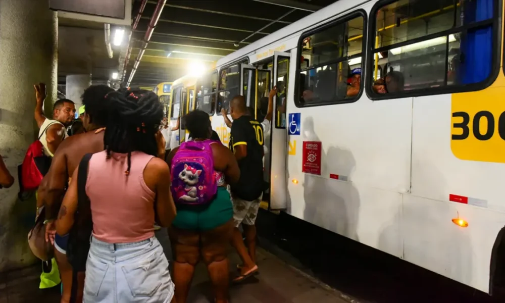 A Prefeitura destaca que, com o Salvador Card, o passageiro pode integrar até três modais, incluindo o metrô, pagando apenas uma tarifa.