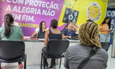 e C, além da distribuição de preservativos, a Secretaria da Saúde do Estado da Bahia (Sesab) marcou presença na abertura
