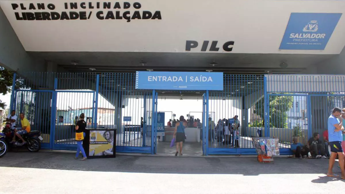 A Secretaria de Mobilidade (Semob) informou que o Plano Inclinado Liberdade-Calçada (PILC) terá a operação suspensa neste sábado