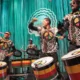 O maior grupo percussivo de samba-reggae do mundo, Olodum, comanda nesta terça-feira (6) uma noite de música, cultura e