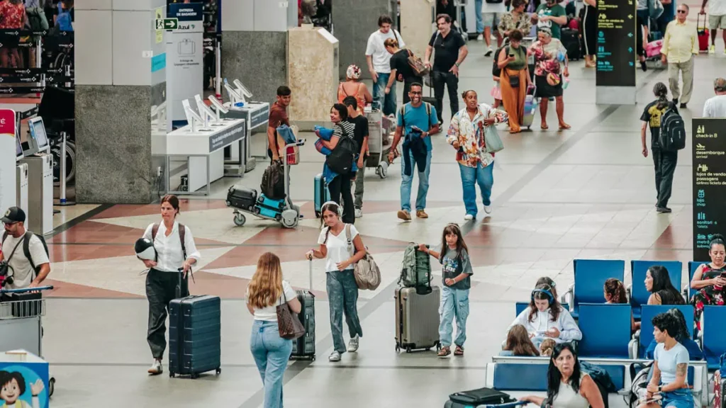 Os aeroportos baianos registram intensa movimentação desde o início da alta temporada. O Salvador Bahia Airport lidera o fluxo: