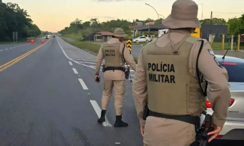 por meio do Comando Especializado de Policiamento Rodoviário (CEPRv), encerrou neste domingo (4) a Operação Réveillon