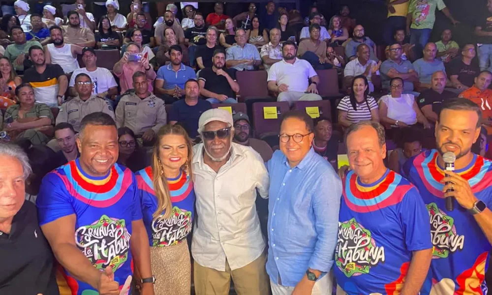 O Carnaval antecipado de Itabuna, que acontece de 22 a 25 de janeiro, foi lançado na noite desta terça-feira (6), no Centro de