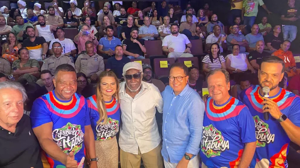 O Carnaval antecipado de Itabuna, que acontece de 22 a 25 de janeiro, foi lançado na noite desta terça-feira (6), no Centro de