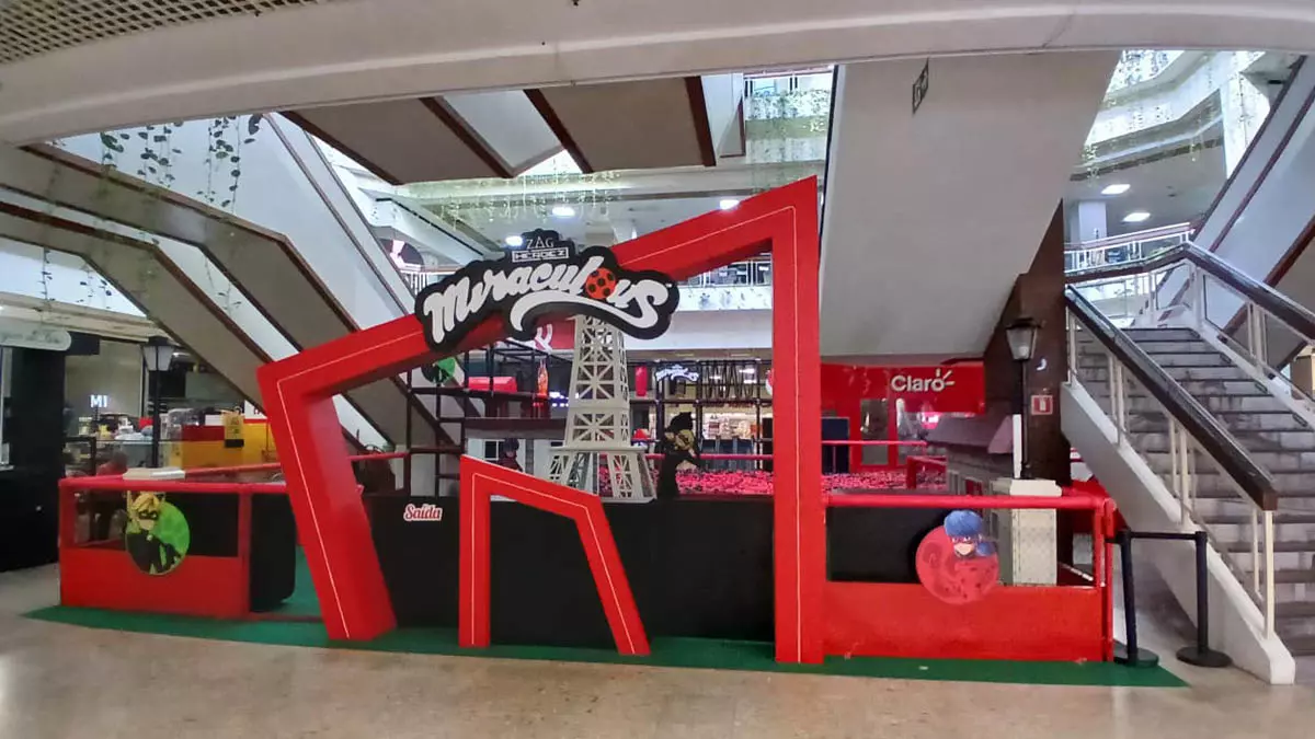 Durante o período de férias, o Shopping Piedade recebe o Parque Miraculous, atração infantil inspirada no universo da animação Miraculous,