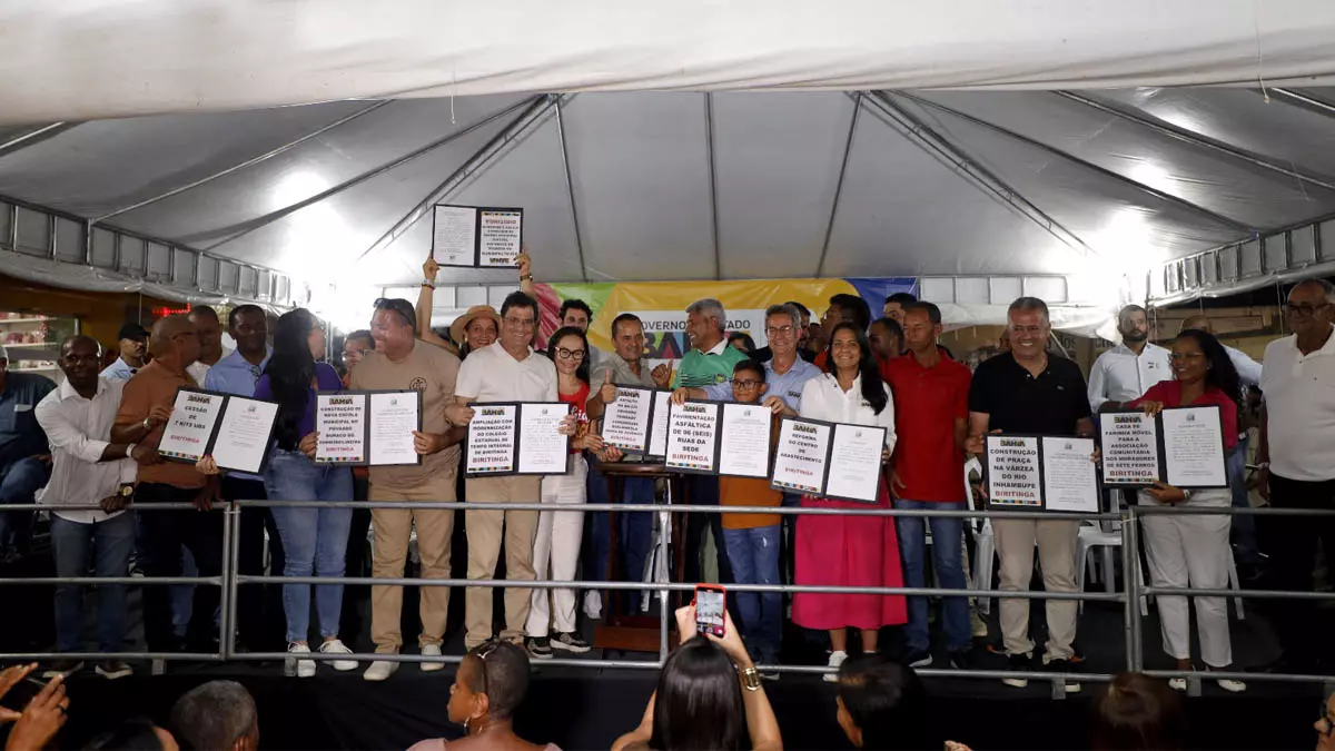 O município de Biritinga, no Nordeste baiano, viveu um dia histórico neste sábado (10) com uma série de entregas e anúncios do