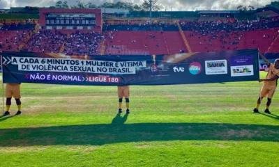 estádio, oferecendo serviços de acolhimento, orientação e proteção às mulheres, reforçando a Campanha Feminicídio Zero. 