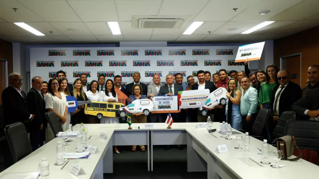 O governador Jerônimo Rodrigues se reuniu, nesta terça-feira (27), com o prefeito de Jiquiriçá, Lucas de Deraldo, para tratar de novos