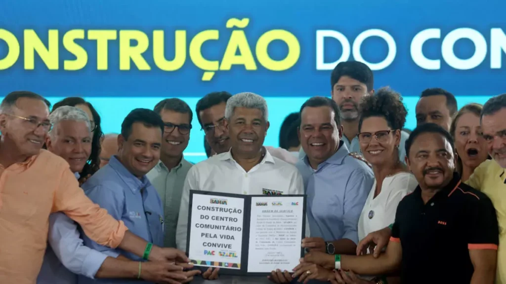 A cidade de Juazeiro, no Sertão do São Francisco, recebeu nesta quinta-feira (29) uma ambulância e outros dois grandes investimentos