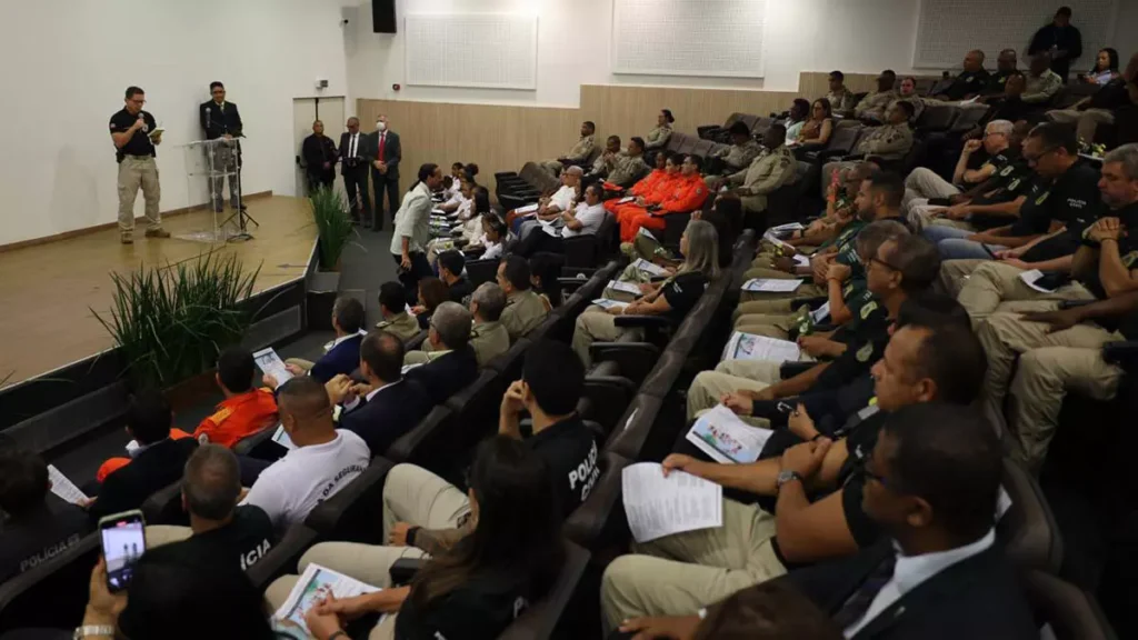 A Polícia Civil realizou, na manhã desta sexta-feira (30), um culto ecumênico com o tema “Sob a proteção divina, unidos para viver o