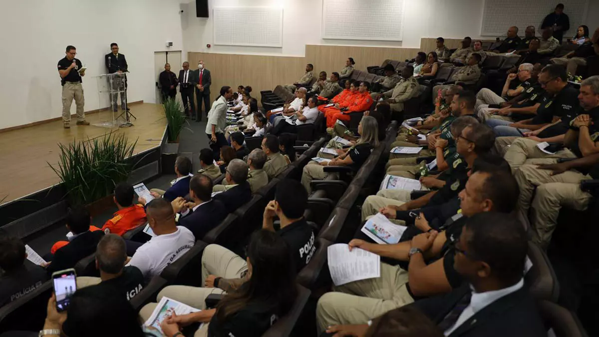 A Polícia Civil realizou, na manhã desta sexta-feira (30), um culto ecumênico com o tema “Sob a proteção divina, unidos para viver o