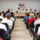 prefeitos, lideranças políticas e representantes de produtores rurais para discutir os impactos da queda no preço do cacau.