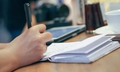 prevê alterações anuais nas chamadas regras de transição. Essas regras valem para quem já contribuía para o INSS antes de novembro de 2019.