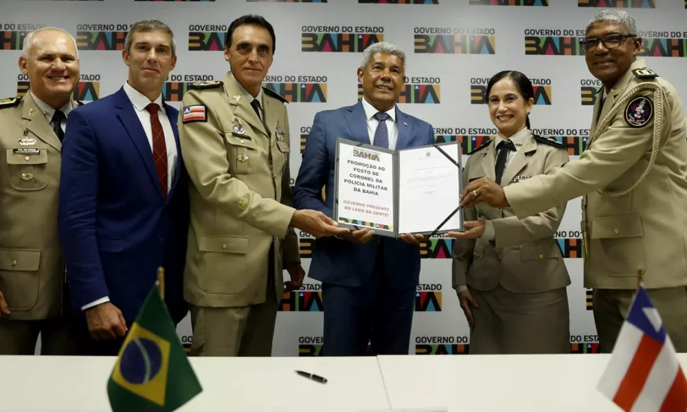 A promoção da tenente‑coronel PM Ivana Teixeira Andrade, integrante do Quadro de Oficiais de Saúde (QOS), ao posto de coronel —