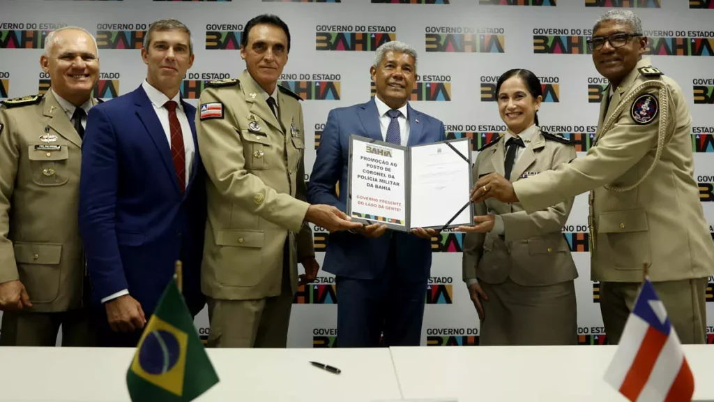 A promoção da tenente‑coronel PM Ivana Teixeira Andrade, integrante do Quadro de Oficiais de Saúde (QOS), ao posto de coronel —