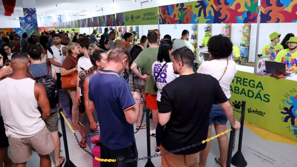 segurança também entra na pauta dos foliões. Um efetivo de 641 policiais militares está mobilizado na Operação Abadá,