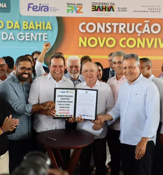 com a assinatura da ordem de serviço para implantação do Centro Comunitário pela Vida (Convive), na comunidade de Mangabeira,