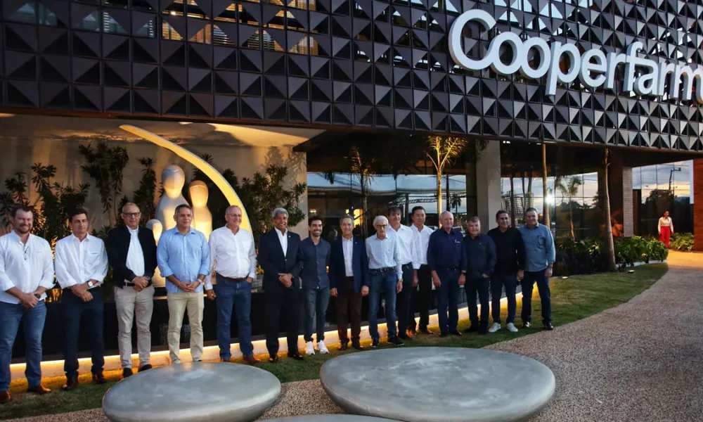 Luís Eduardo Magalhães, no oeste do estado, para visitar as novas instalações da Cooperativa de Produtores Rurais (Cooperfarms),