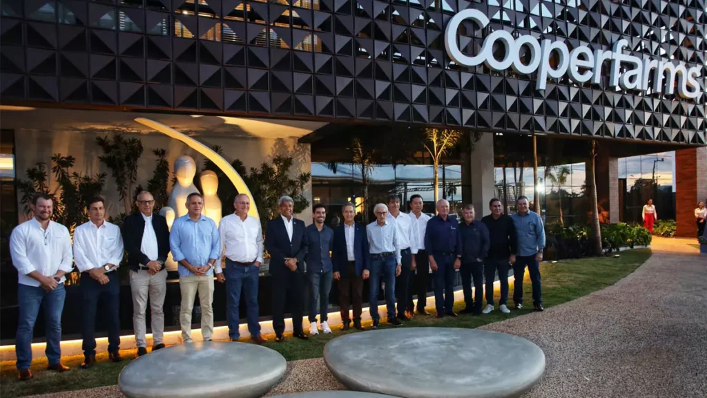 Luís Eduardo Magalhães, no oeste do estado, para visitar as novas instalações da Cooperativa de Produtores Rurais (Cooperfarms),