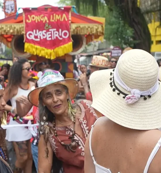 (16) tem identidade própria. A Mudança do Garcia, uma das manifestações mais antigas da folia soteropolitana, voltou a reunir moradores,