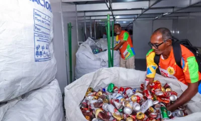 segundo dados da Secretaria de Turismo do Estado, ampliando a geração de resíduos, o consumo de água e a pressão sobre os