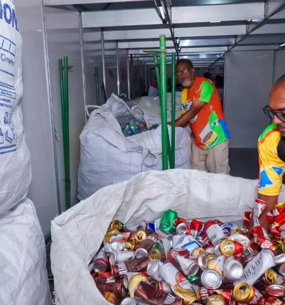 segundo dados da Secretaria de Turismo do Estado, ampliando a geração de resíduos, o consumo de água e a pressão sobre os