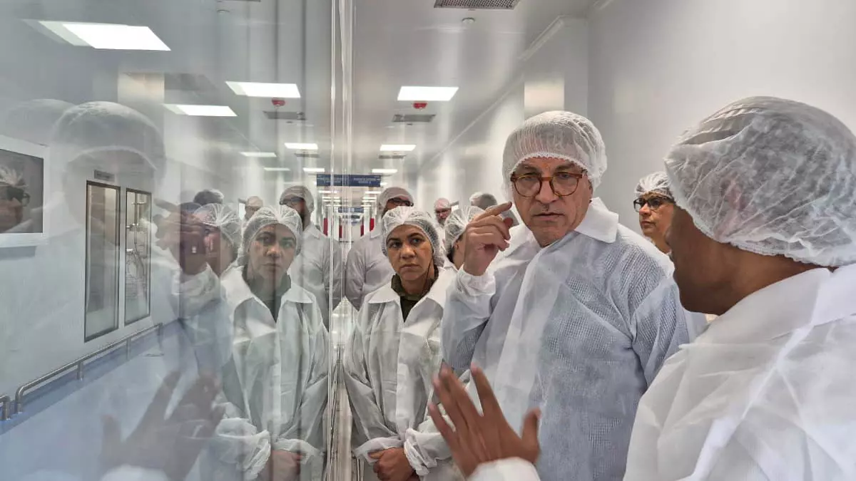 A secretária da Saúde do Estado da Bahia, Roberta Santana, acompanhou o ministro da Saúde, Alexandre Padilha, em agenda técnica na Índia