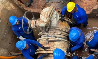 Para possibilitar o reparo emergencial de uma adutora, o abastecimento de água foi interrompido, na manhã de hoje (24),