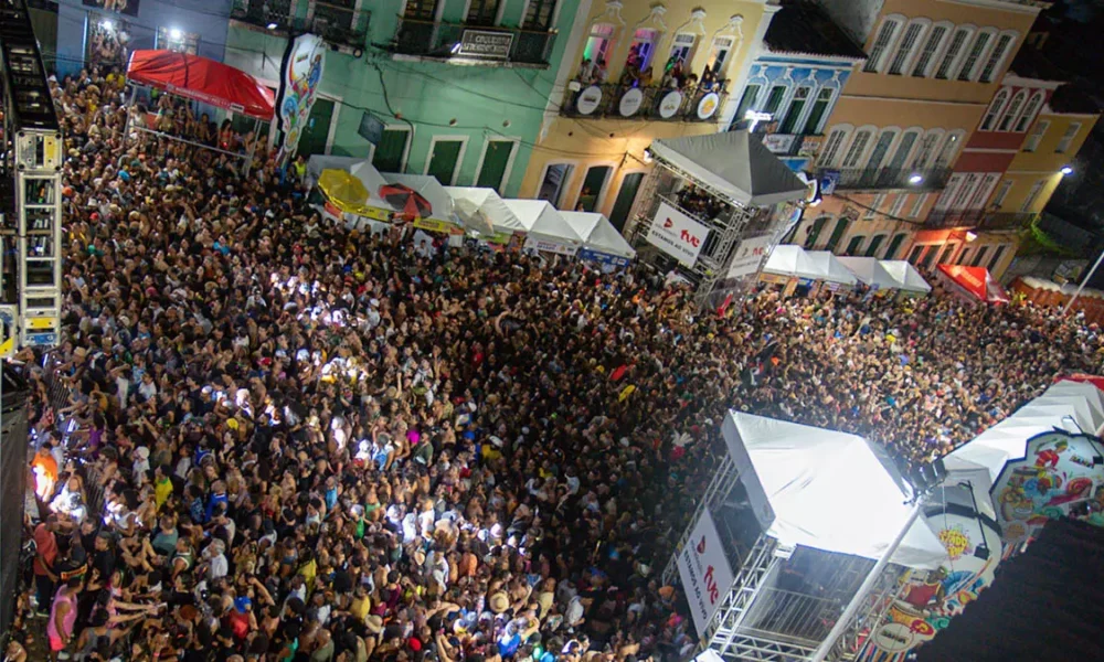 Mais de 600 mil pessoas aproveitaram o Carnaval no Pelourinho em 2026. Entre a quinta-feira (12) e a terça-feira (17), o Centro Histórico